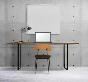 Moderne werkplek met laptop voor online ondernemen